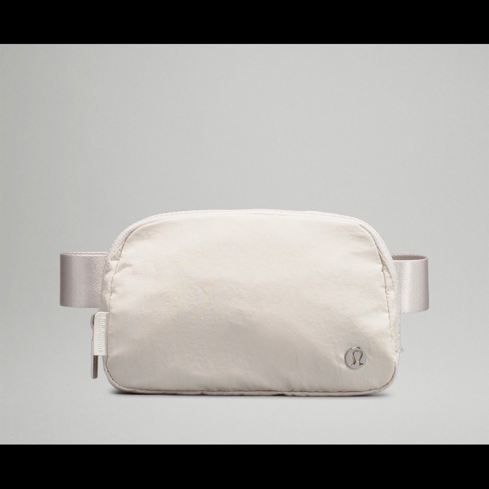 NWT Lululemon Everywhere Belt Bag Opal White